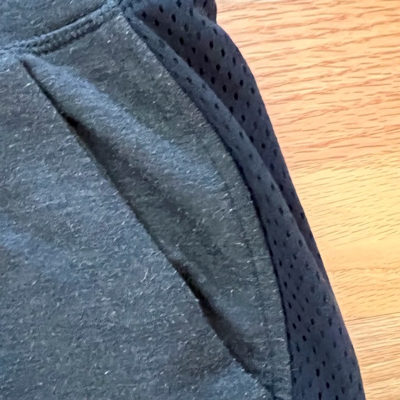 Under Armour Joggers - Picture 7 of 8